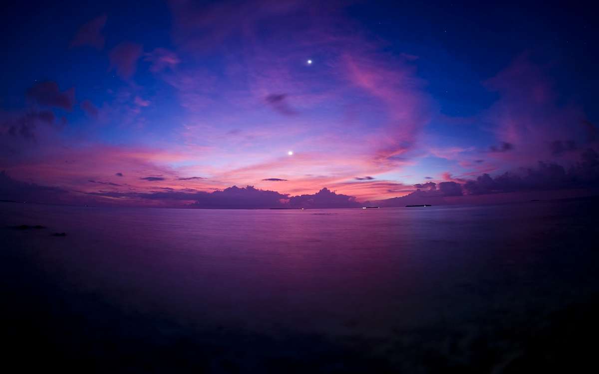 https://cdn.nettruyenca.com/185/185633/bt2255-4176369-purple-sunset.jpg